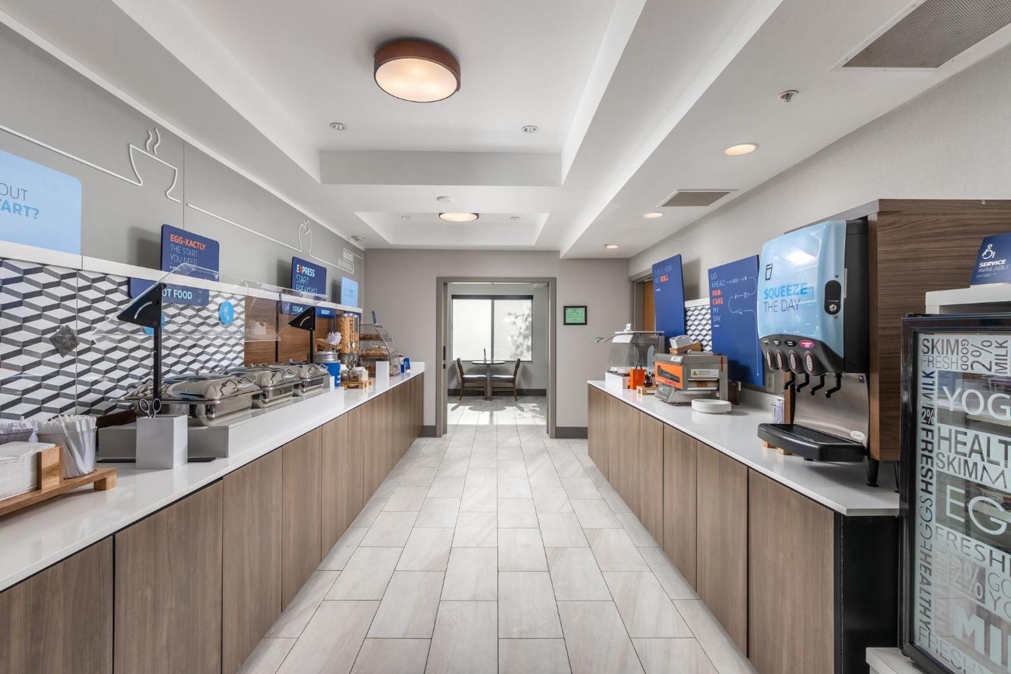 Holiday Inn Express Hotel & Suites Vancouver Mall-Portland Area By Ihg Exterior foto